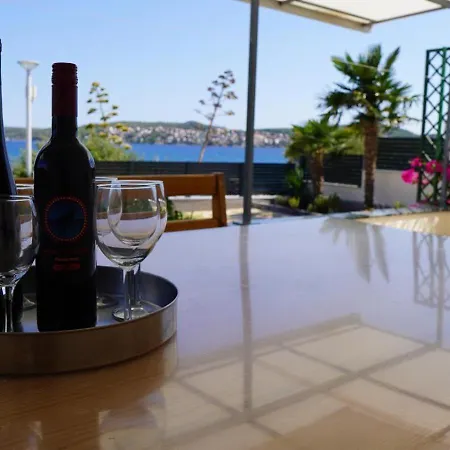 Ferienhaus Beachfront - Wake Up To The Sea - House Sisko Trogir