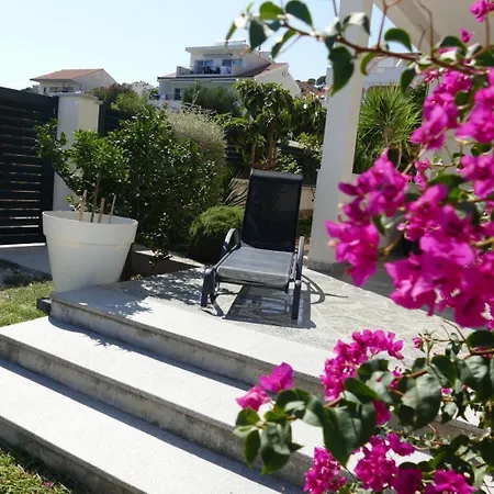 Beachfront - Wake Up To The Sea - House Sisko *