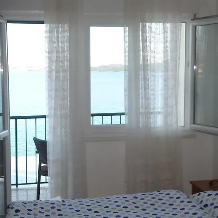 First Row To The Sea - Ideal For Families - Sea At Your Doorstep - House Sisko Holiday home *