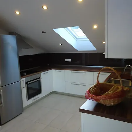 Будинок відпочинку Beachfront Home - Wake Up To The Sea - House Sisko *